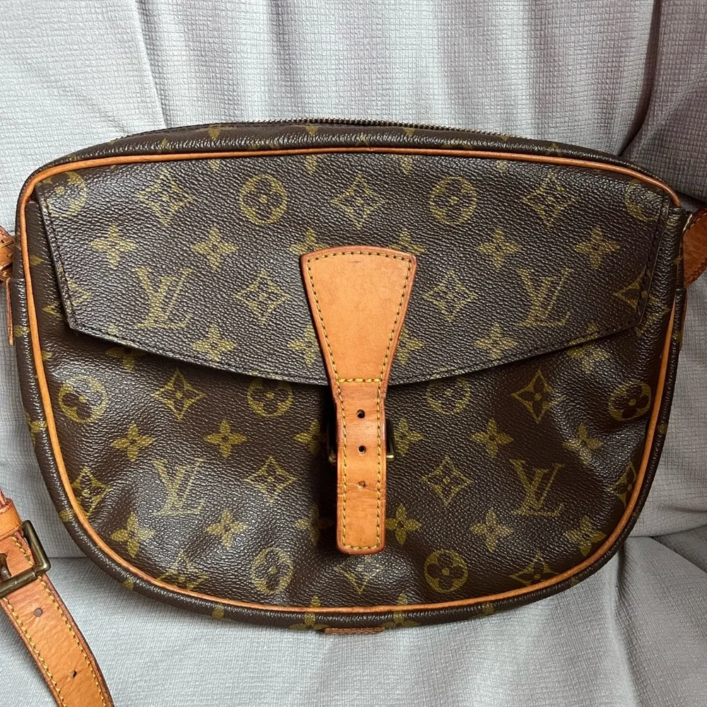 Louis Vuitton Jeune Fille MM shoulder bag - Picture 2 of 16